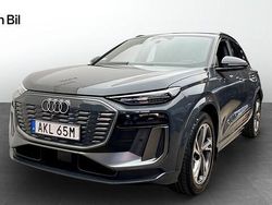 Grå Begagnad 2024 Audi Q6 e-tron S-Line SUV | 679 000 kr (Marknadspris)