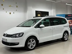 Vit Begagnad 2016 VW Sharan Minibuss | 189 900 kr (Marknadspris)