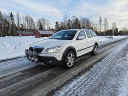 Vit Begagnad 2012 Skoda Octavia Scout Kombi | 65 000 kr (Lite dyr)
