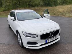 Vit Begagnad 2017 Volvo V90 Momentum Kombi | 130 000 kr (Dyr)