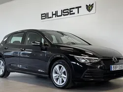 Svart Begagnad 2021 VW Golf VIII Halvkombi | 259 900 kr (Marknadspris)