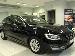 Svart Begagnad 2014 Volvo V60 Momentum Kombi | 174 900 kr (Marknadspris)