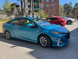 Blå Begagnad 2017 Toyota Prius Plug-in Hybrid Halvkombi | 189 000 kr (Marknadspris)