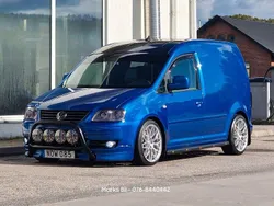 Blå Begagnad 2010 VW Caddy Minibuss | 99 900 kr