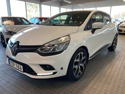 Vit Begagnad 2017 Renault Clio IV Zen Halvkombi | 109 900 kr (Marknadspris)