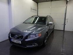 Grå Begagnad 2010 Volvo V70 R-Design Kombi | 99 900 kr (Marknadspris)