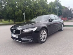 Svart Begagnad 2018 Volvo S90 Momentum Sedan | 199 000 kr (Marknadspris)