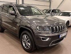 Grå Begagnad 2018 Jeep Grand Cherokee SUV | 329 900 kr (Lite dyr)