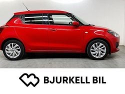 Röd Begagnad 2022 Suzuki Swift Halvkombi | 189 900 kr (Marknadspris)