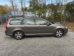 Grå Begagnad 2009 Volvo V70 Momentum Kombi | 40 000 kr