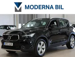 Svart Begagnad 2022 Volvo XC40 Momentum SUV | 289 400 kr (Marknadspris)