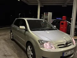 Silver Begagnad 2006 Toyota Corolla Halvkombi | 49 000 kr (Marknadspris)