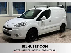Vit Begagnad 2014 Peugeot Partner Minibuss | 45 000 kr (Marknadspris)