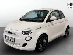 Vit (white) Begagnad 2022 Fiat 500e Icon Halvkombi | 159 800 kr (Bra pris)