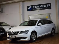 Vit Begagnad 2017 Skoda Superb Business Line Kombi | 239 900 kr (Lite dyr)