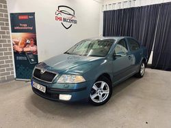 Ljusgrön Begagnad 2004 Skoda Octavia Halvkombi | 24 900 kr (Marknadspris)