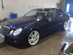 Blå Begagnad 2003 Mercedes E200 Sedan | 27 000 kr (Marknadspris)