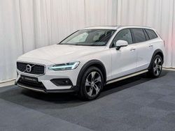 Vit Begagnad 2022 Volvo V60 CC Kombi | 335 900 kr (Lite dyr)