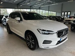 Vit Begagnad 2021 Volvo XC60 Momentum SUV | 354 900 kr (Bra pris)