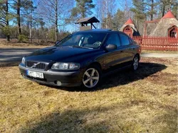 Svart Begagnad 2002 Volvo S60 Sedan | 19 000 kr (Bra pris)