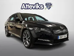 Svart Begagnad 2021 Skoda Superb SportLine Kombi | 309 900 kr (Marknadspris)