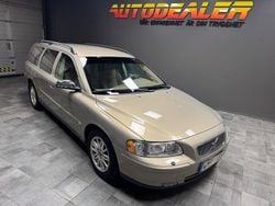 Ljusbrun Begagnad 2005 Volvo V70 Kinetic Kombi | 29 900 kr (Marknadspris)