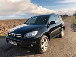 Svart Begagnad 2007 Toyota RAV4 SUV | 45 000 kr (Marknadspris)