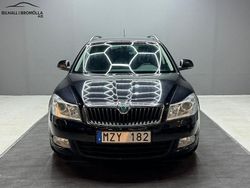 Svart Begagnad 2013 Skoda Octavia Elegance Kombi | 54 900 kr (Marknadspris)