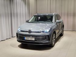Grå Begagnad 2025 VW Tiguan Life SUV | 474 900 kr (Dyr)
