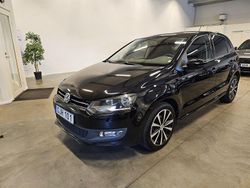 Svart Begagnad 2014 VW Polo Halvkombi | 74 900 kr (Marknadspris)