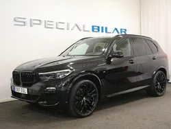Svart (safirsvart metallic ) Begagnad 2021 BMW X5 M Sport SUV | 549 000 kr (Bra pris)