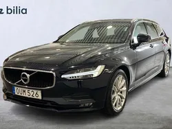 Mörkblå (blå) Begagnad 2018 Volvo V90 Momentum Kombi | 259 900 kr (Marknadspris)