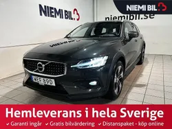 Mörkgrå (grå) Begagnad 2021 Volvo V60 CC Kombi | 334 900 kr (Marknadspris)