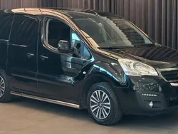 Vit Begagnad 2016 Peugeot Partner Minibuss | 119 900 kr