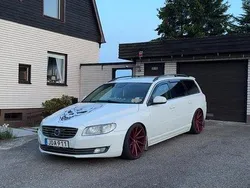 Vit Begagnad 2016 Volvo V70 Momentum Kombi | 170 000 kr (Dyr)