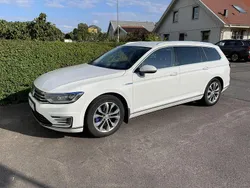 Vit Begagnad 2017 VW Passat GTE Kombi | 156 000 kr (Marknadspris)