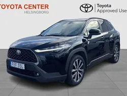 Svart Begagnad 2022 Toyota Corolla Cross Style SUV | 309 900 kr
