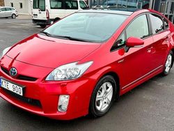 Röd Begagnad 2010 Toyota Prius Executive Halvkombi | 107 000 kr (Dyr)