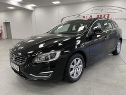 Svart Begagnad 2015 Volvo V60 Momentum Kombi | 159 900 kr (Marknadspris)