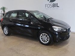 Svart Begagnad 2016 BMW 218 Advantage Minibuss | 109 900 kr