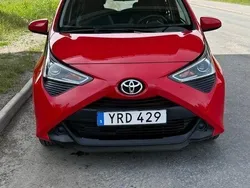 Röd Begagnad 2018 Toyota Aygo X-play Halvkombi | 99 900 kr (Marknadspris)