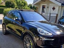 Svart Begagnad 2017 Porsche Cayenne S E-Hybrid SUV | 399 999 kr (Marknadspris)