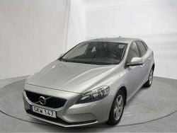 Silver Begagnad 2018 Volvo V40 Kinetic Kombi | 149 900 kr (Bra pris)