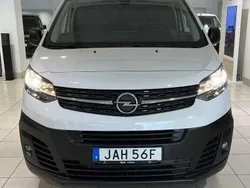 Vit Begagnad 2023 Opel Vivaro-e Combi Van | 429 900 kr (Bra pris)