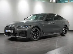 Grå Begagnad 2023 BMW i4 Comfort Edition Sedan | 619 800 kr (Marknadspris)