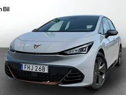 Ljusgrå (vapor grey) Begagnad 2024 Cupra Born Halvkombi | 306 800 kr (Marknadspris)