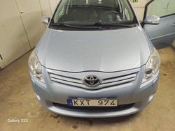 Blå Begagnad 2010 Toyota Auris Halvkombi | 45 000 kr (Bra pris)