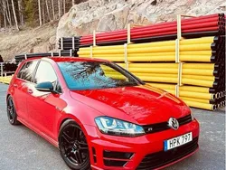 Röd Begagnad 2015 VW Golf VII R Halvkombi | 184 900 kr (Bra pris)