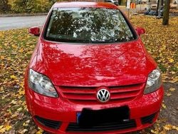 Röd Begagnad 2008 VW Golf Plus Cross Trendline Minibuss | 75 000 kr (Marknadspris)