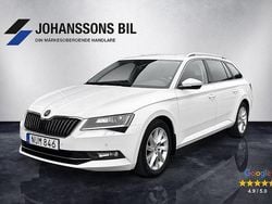 Vit Begagnad 2016 Skoda Superb Kombi | 209 900 kr (Marknadspris)